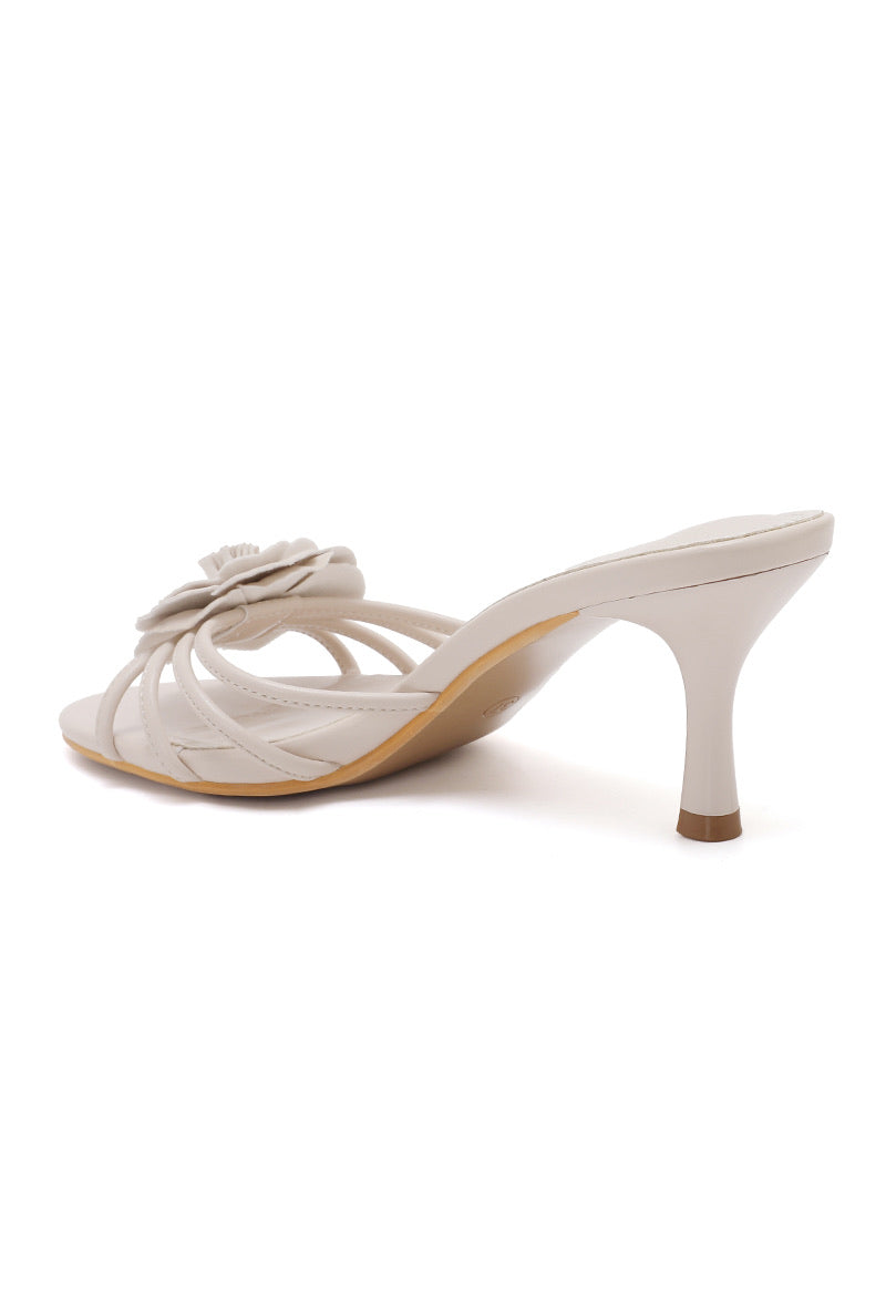 Heeled mules with flower - White