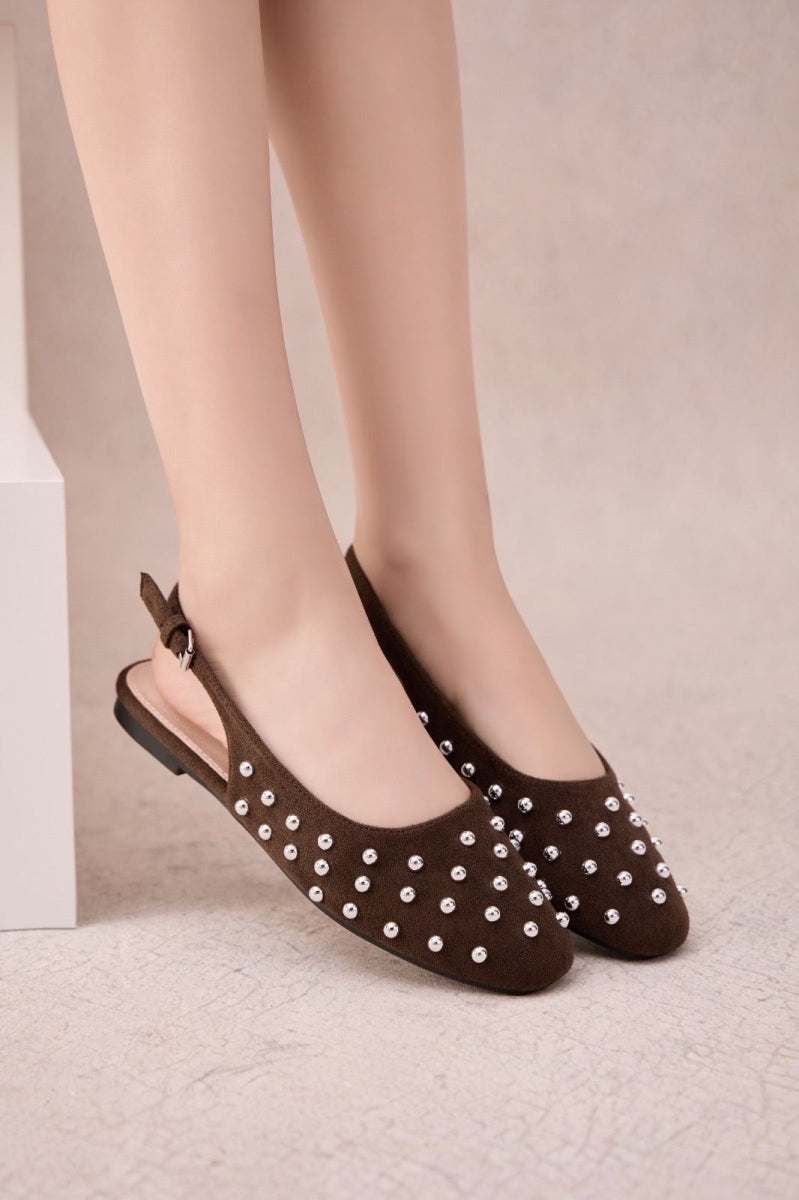 Ballerines slingback en daim avec clous- Marron