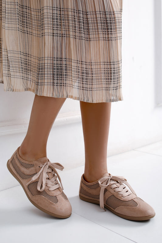Lightweight Mesh Sneakers - Beige
