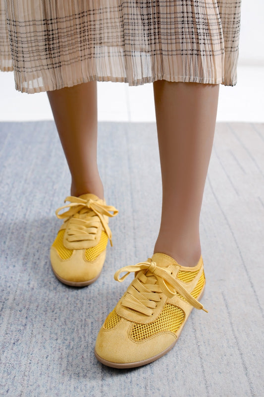 Lightweight Mesh Sneakers - Yellow