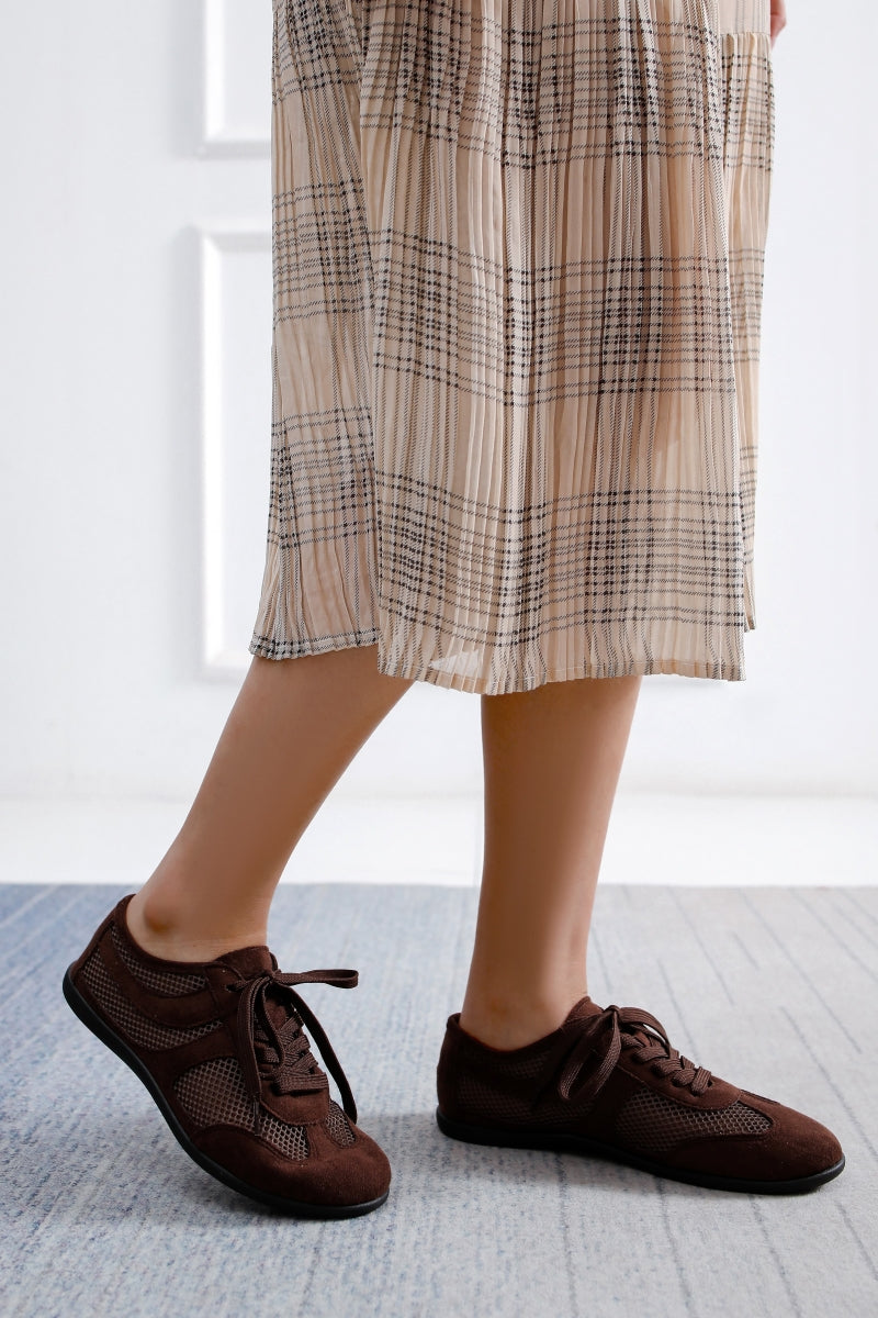 Lightweight Mesh Sneakers - Brown