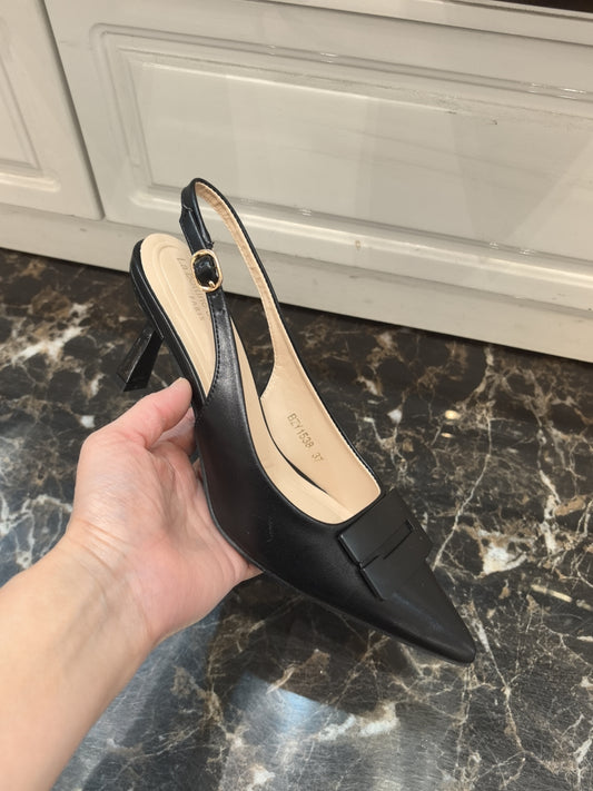 Classic Pumps - Black