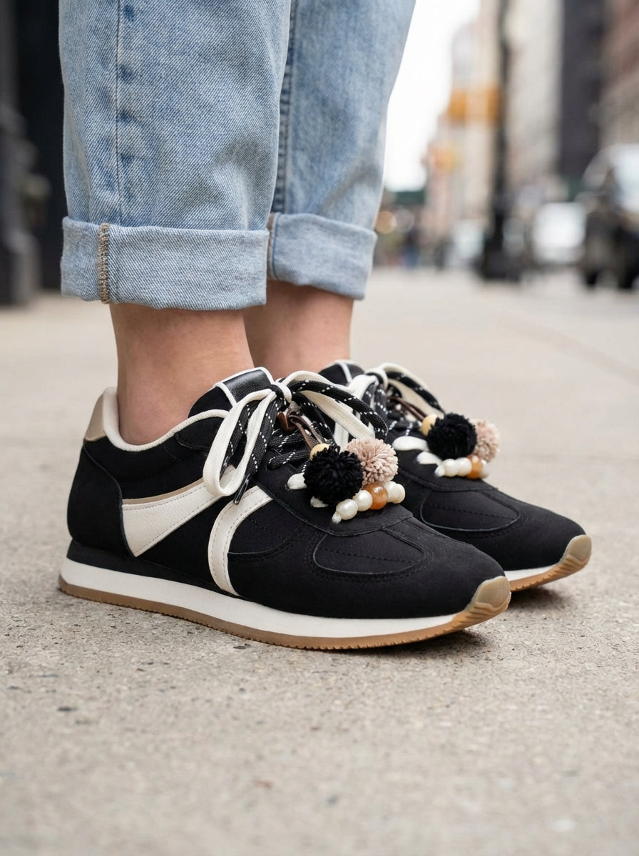 Sneakers with pompom - Black