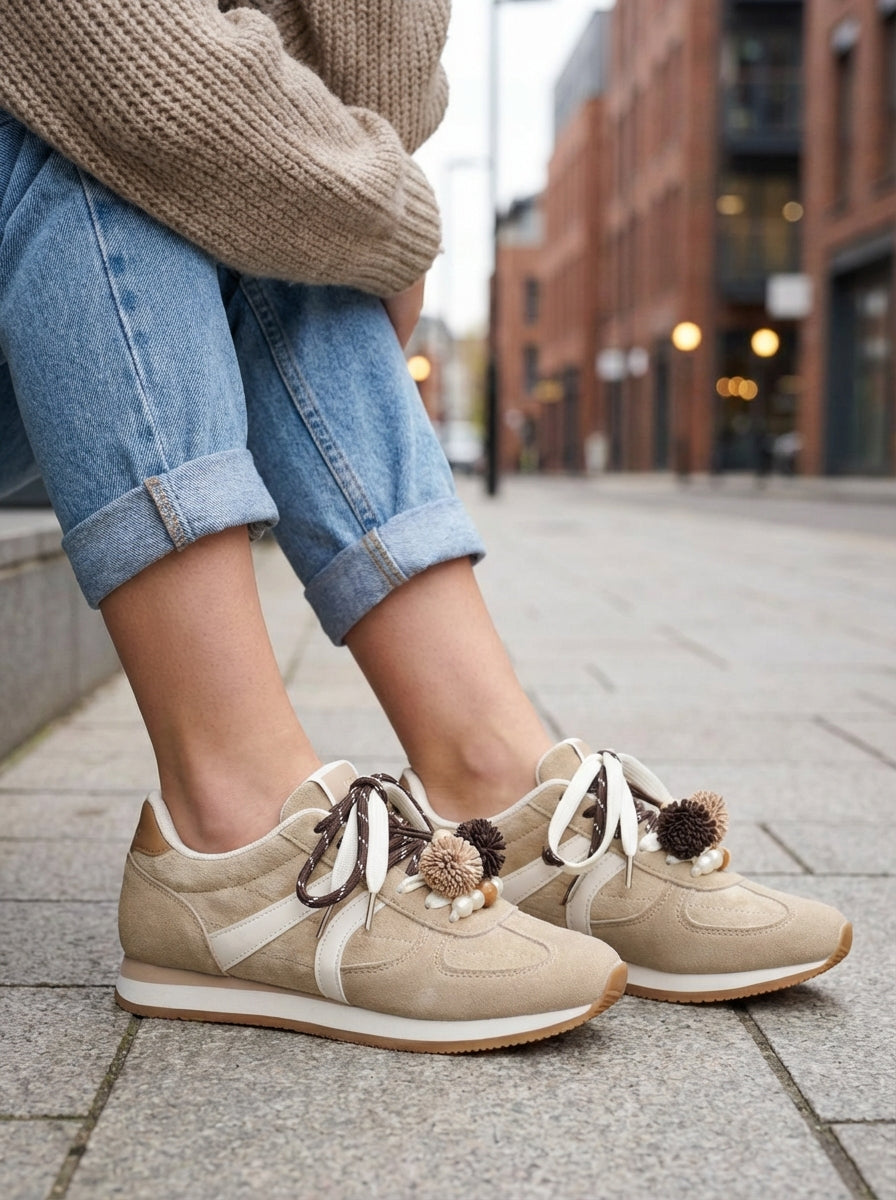 Sneaker with pompom - Beige